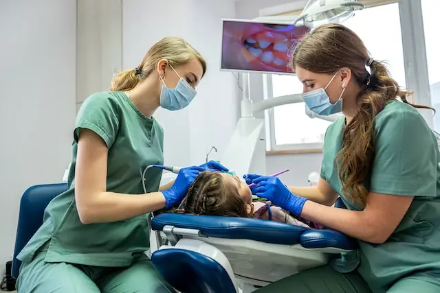 paciente en clinica dental